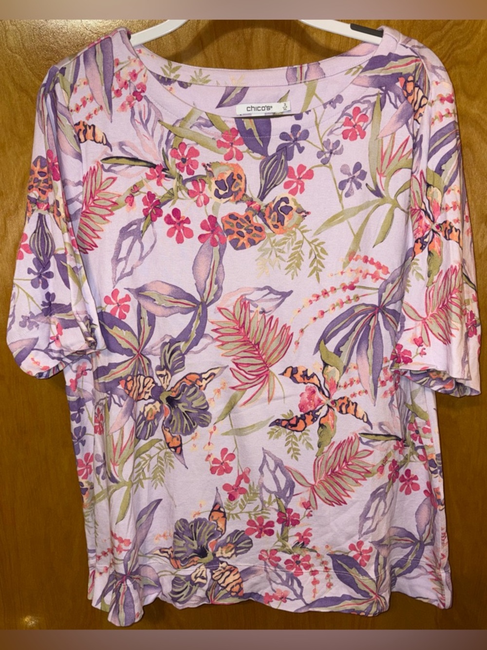 Chico’s purple floral/butterfly printed 100% cotton knit short sleeve top Size 3